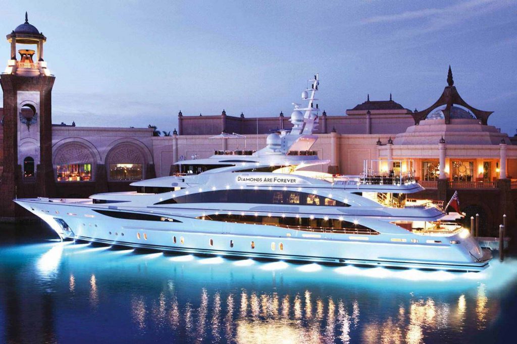 Luxury yacht charter in Italy